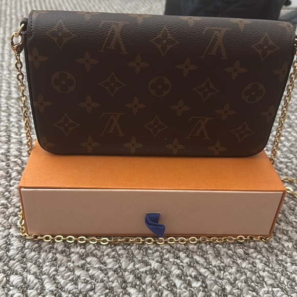 Louis Vuitton Félicie Pochette - Picture 6 of 6